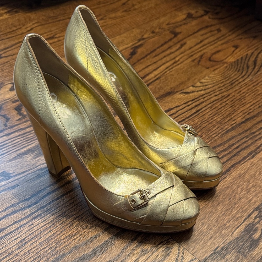Dolce & Gabbana Metallic Gold High Heel Pumps with Buckle Detail. Size 40